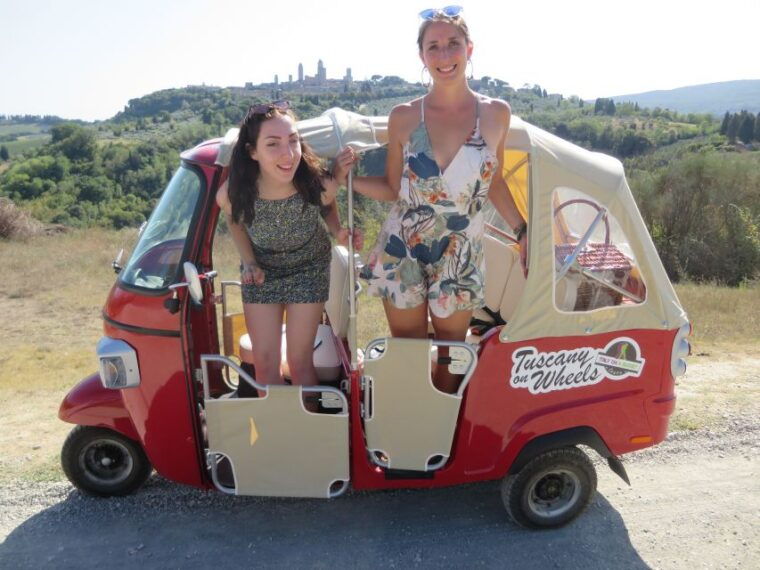 san-gimignano-chianti-hills-tuk-tuk-tour-for-2