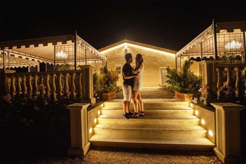san-gimignano-dinner-in-terrace-with-vineyards-view