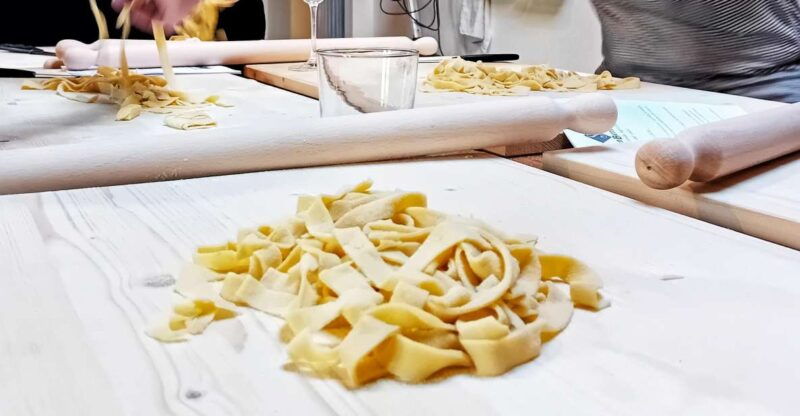 san-gimignano-hands-in-dough-cooking-class-with-lunch