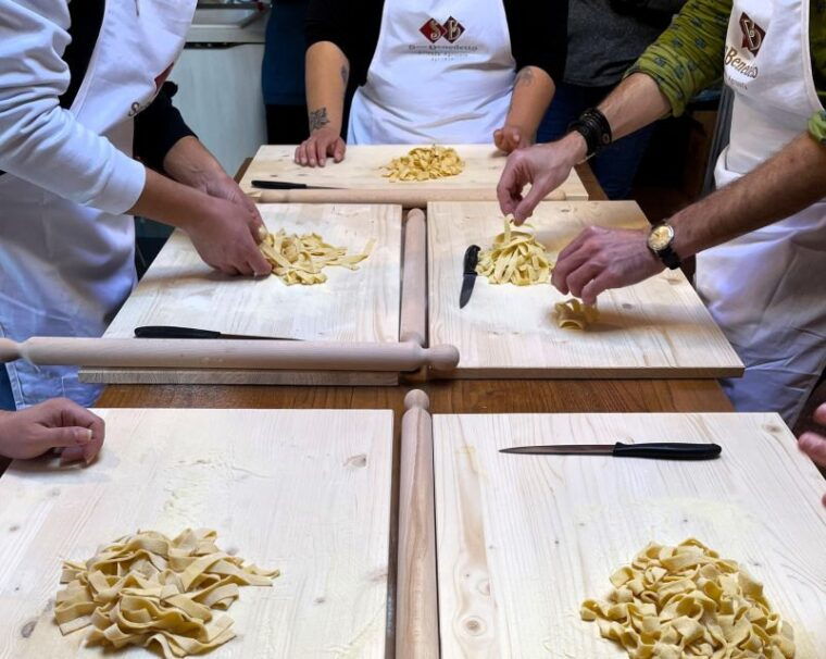 san-gimignano-hands-in-dough-cooking-class-with-lunch