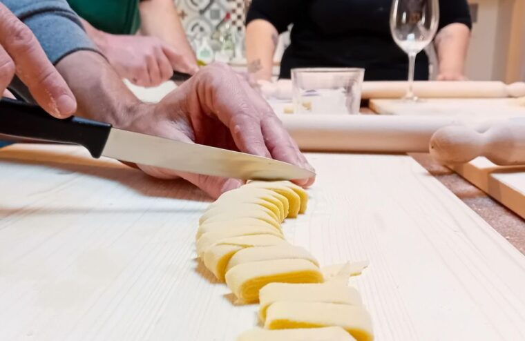 san-gimignano-hands-in-dough-cooking-class-with-lunch