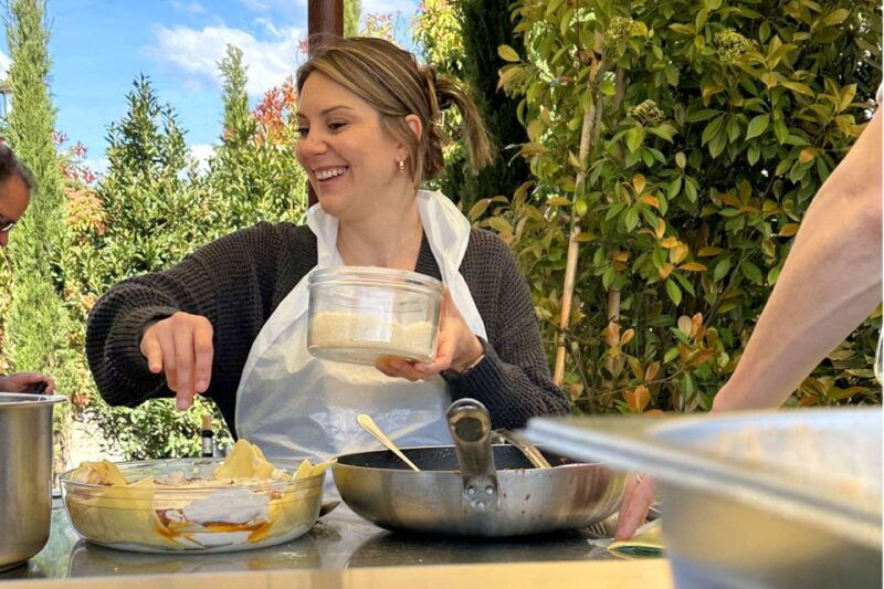 san-gimignano-outdoor-cooking-class-wine-tasting-in-winery
