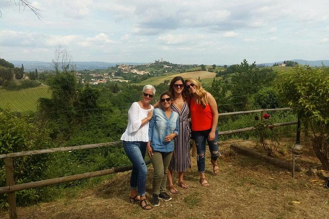 san-gimignano-saffron-and-vernaccia-wine-from-florence