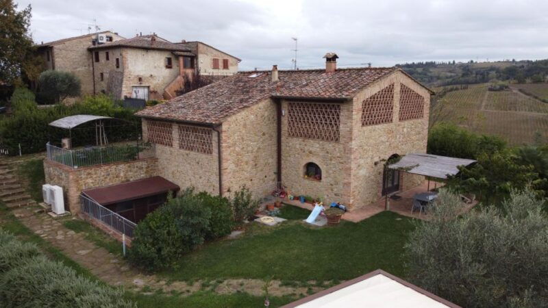 san-gimignano-vineyard-and-cellar-tour-with-wine-tasting-2