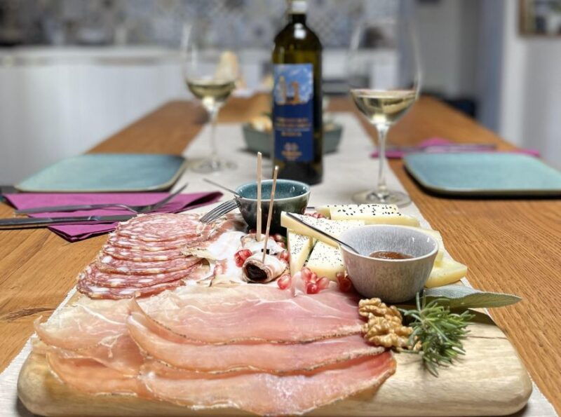san-gimignano-vineyard-and-cellar-tour-with-wine-tasting-2