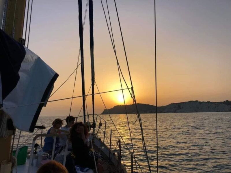 san-leone-scala-dei-turchi-private-aperitif-on-boat-tour