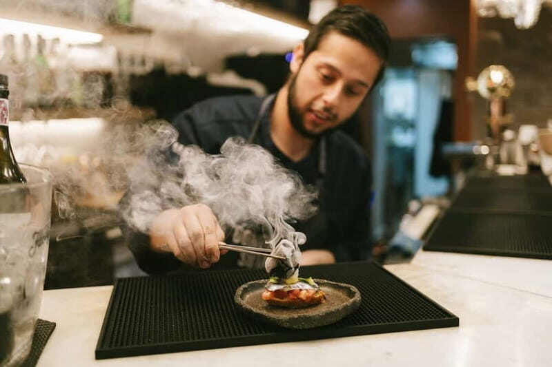 San Sebastian: Pintxos and Wine Tour - Key Points