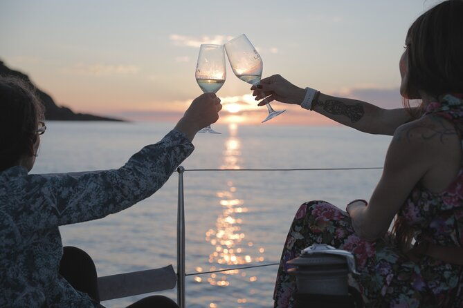 san-sebastian-sunset-sailing-trip
