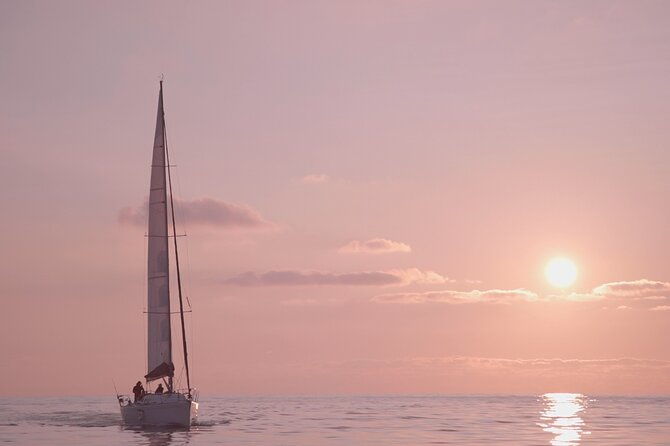 san-sebastian-sunset-sailing-trip