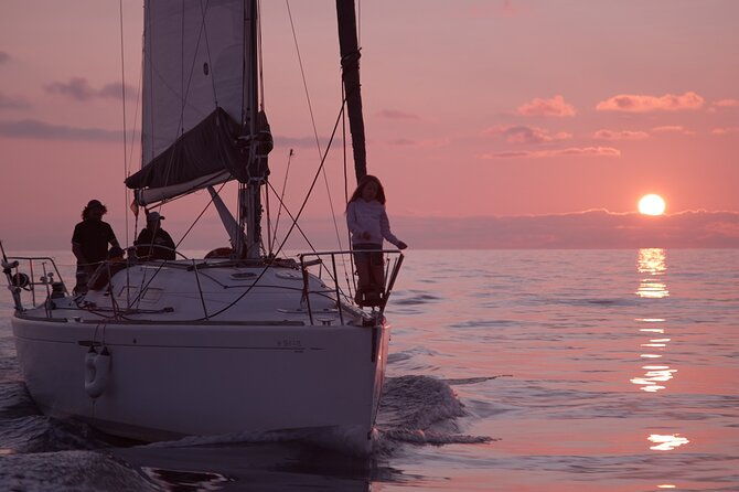 san-sebastian-sunset-sailing-trip