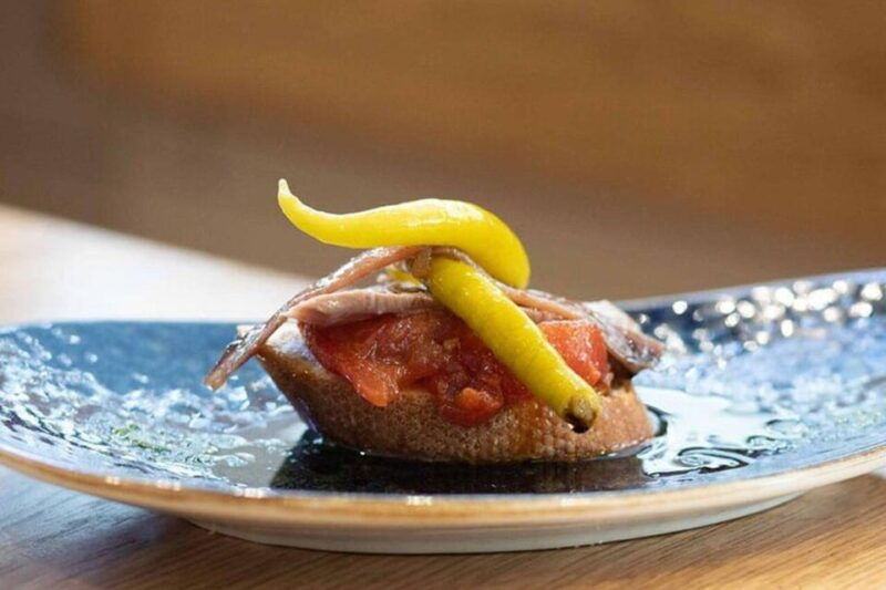san-sebastian-walking-tour-with-pintxo-and-drink
