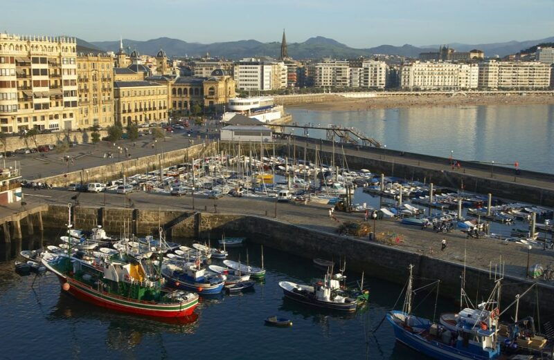 san-sebastian-walking-tour-with-pintxo-and-drink