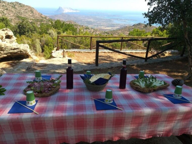 san-teodoro-rio-pitrisconi-jeep-and-hiking-tour