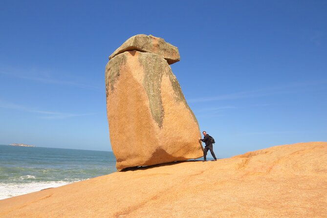 sanctuary-of-botos-pescadores-observe-the-sanctuary-and-the-pedra-do-frade-up-close