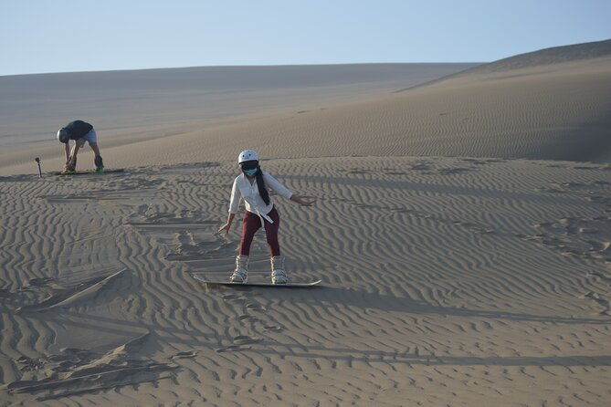 sandboarding-lessons-in-lima-national-park-lomas-de-ancon
