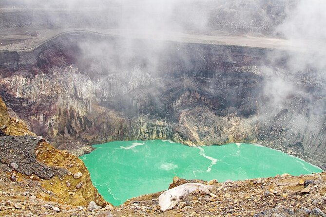 santa-ana-volcano-hike-coatepeque-lake