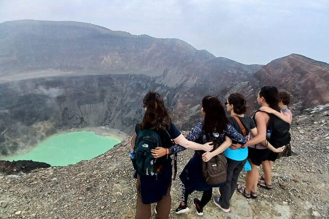 santa-ana-volcano-hike-with-a-sulphur-lake-and-coatepeque-lake-2
