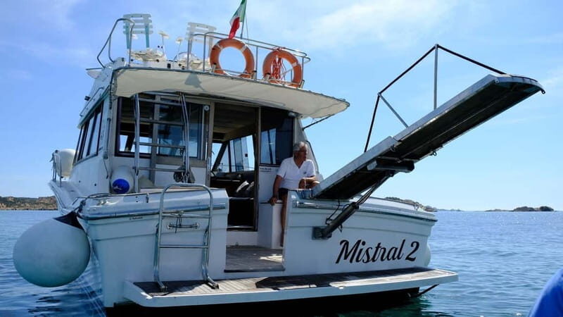 Santa Teresa: Speedboat tour around Lavezzi and Piana Island - Exploring Corsica’s Islands from Santa Teresa: A Speedboat Adventure
