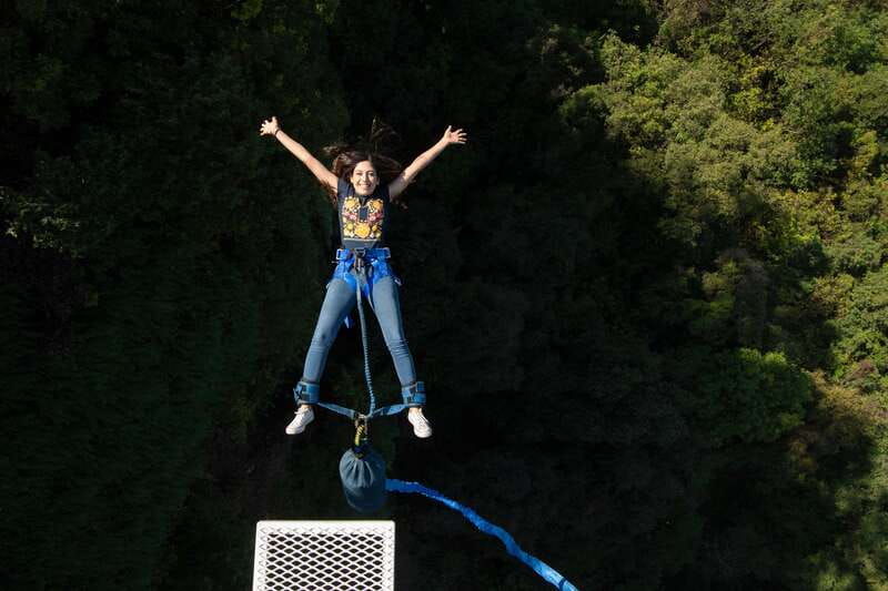 santiago-bungee-jumping-at-cola-de-caballo-park