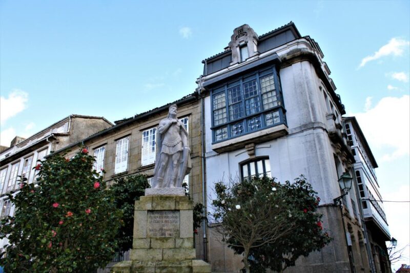 Santiago de Compostela: 4hours tour with everything included - Practical Details and Comfort