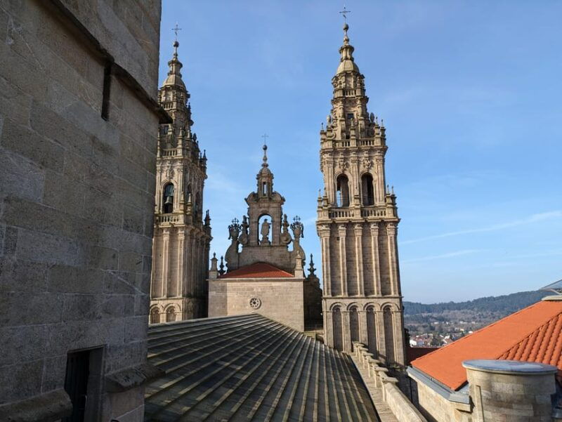 santiago-de-compostela-cathedral-carraca-tower-roofs-tour