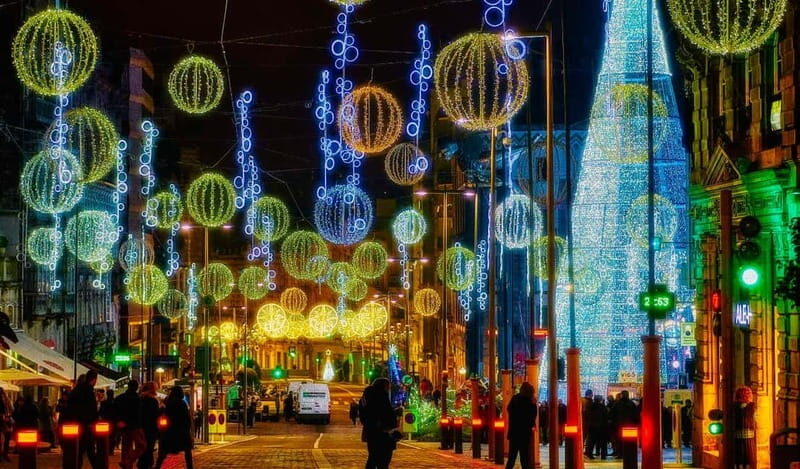 Santiago de Compostela: Vigo Christmas Lights Guided Tour - Key Points