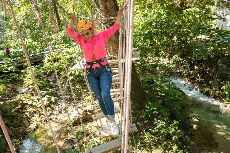 santiago-ibo-hanging-bridges-in-cola-de-caballo-ticket