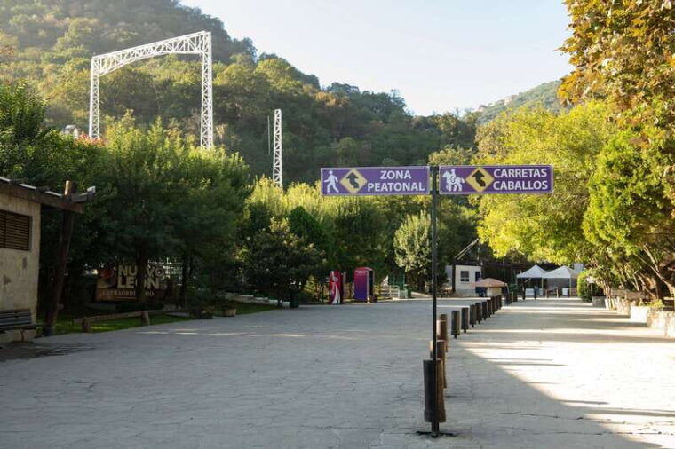 santiago-ibo-hanging-bridges-in-cola-de-caballo-ticket
