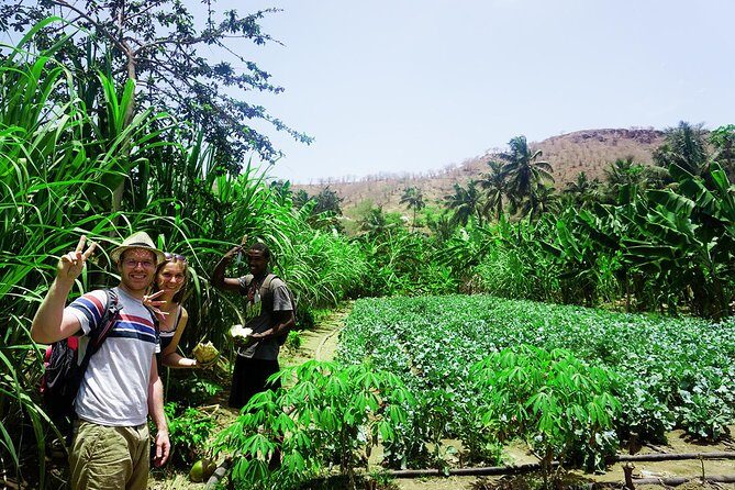 Santiago Island: Banana Plantation, Natural Park & Workshop with a local family - FAQs