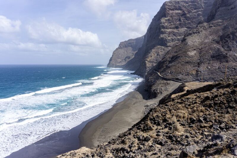 Santo Antão: Ponta do Sol & Fontainhas Guided Trip with Hike - Reaching Cruzinha and the Return