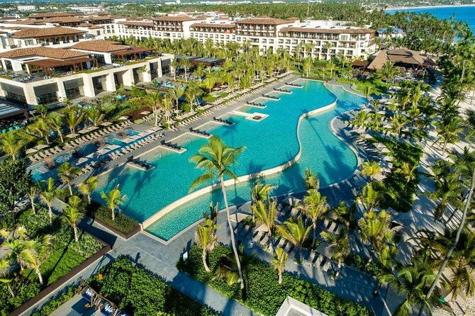 santo-domingo-airport-and-lopesan-costa-bavaro-private-transfer
