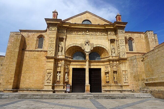 santo-domingo-alto-de-chavon-full-day-small-group-experience-2