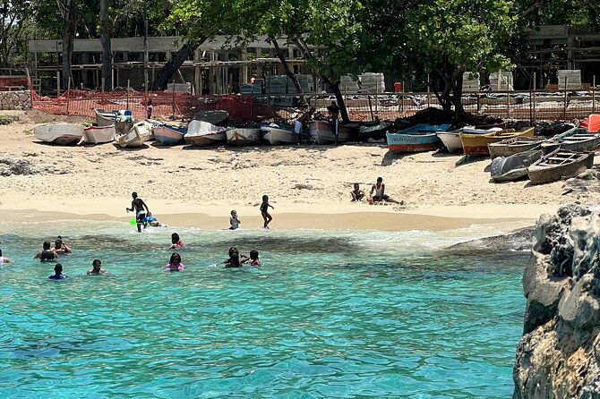 santo-domingo-must-do-los-3-ojos-boca-chica-beach-more