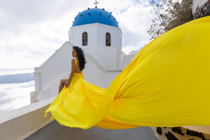 santorini-2hrs-flying-dress-photoshoot-with-transportation