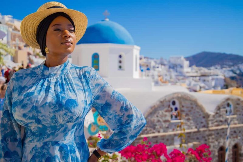 Santorini: 40-minute Photoshoot in Oia - The Itinerary: What Does a Typical Session Look Like?
