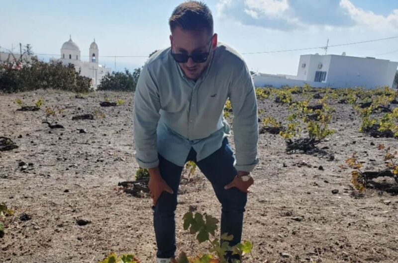 Santorini: Best Of Santorini Private Tour with a Local Guide - Who Would Appreciate This Tour?