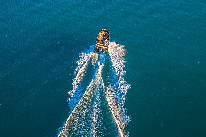 santorini-boat-rental-license-free-and-full-or-half-day-options