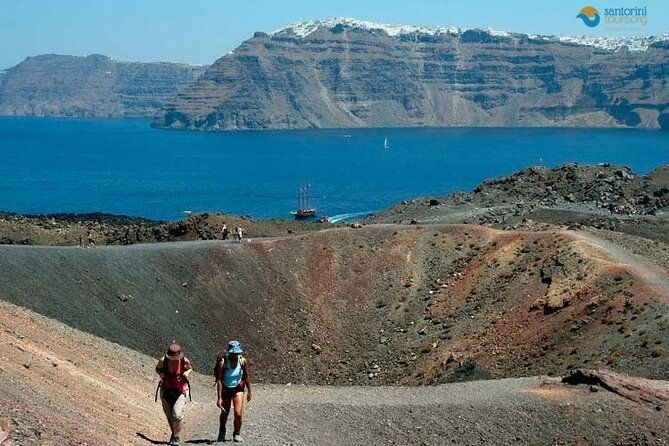 santorini-boat-tour-to-volcano-hot-springs-thirasia-island