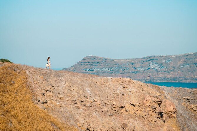 santorini-boat-tour-to-volcano-hot-springs-thirasia-island