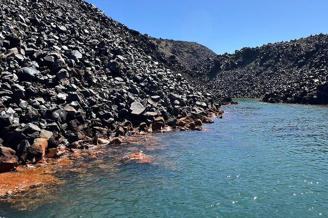 santorini-boat-tour-to-volcano-hot-springs-thirasia-island