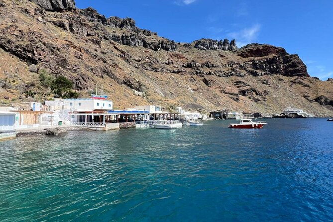santorini-boat-tour-to-volcano-hot-springs-thirasia-island
