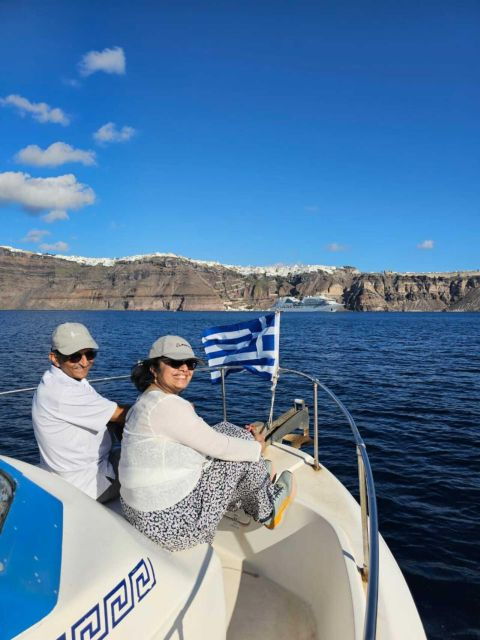 santorini-boat-tour-to-volcano-hot-springs-thirasia
