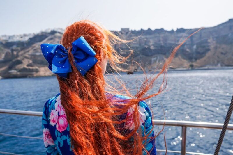 santorini-caldera-and-oia-with-king-thiras-boat