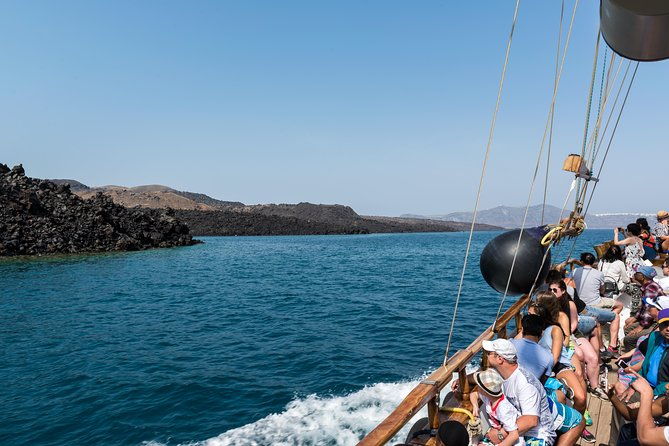 santorini-caldera-cruise-tour-volcano-hot-springs-thirassia