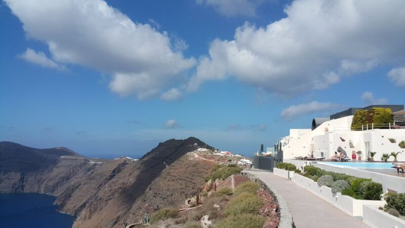 santorini-caldera-hiking-tour-from-fira-to-oia