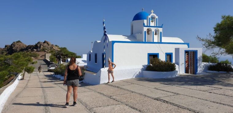 santorini-caldera-hiking-tour-from-fira-to-oia
