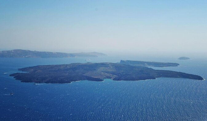 santorini-caldera-luxury-catamaran-cruise-with-meal-drinks