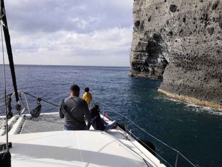 santorini-caldera-panorama-winter-cruise