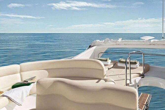 santorini-caldera-private-flybridge-yacht-experience