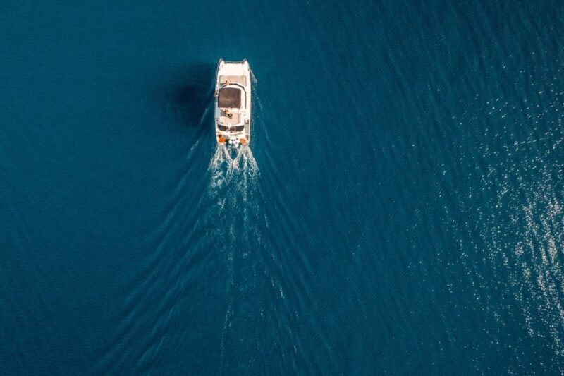 santorini-caldera-private-power-catamaran-cruise